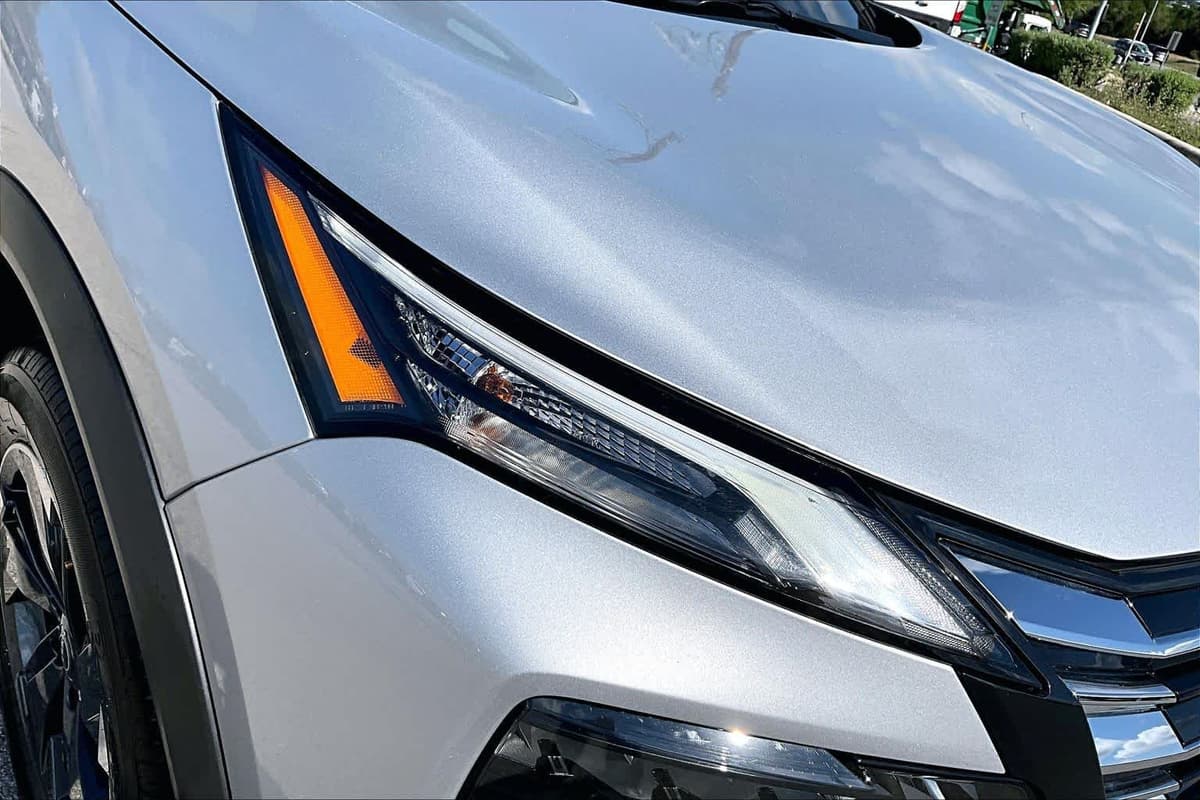 2025 Nissan Rogue - Image 28