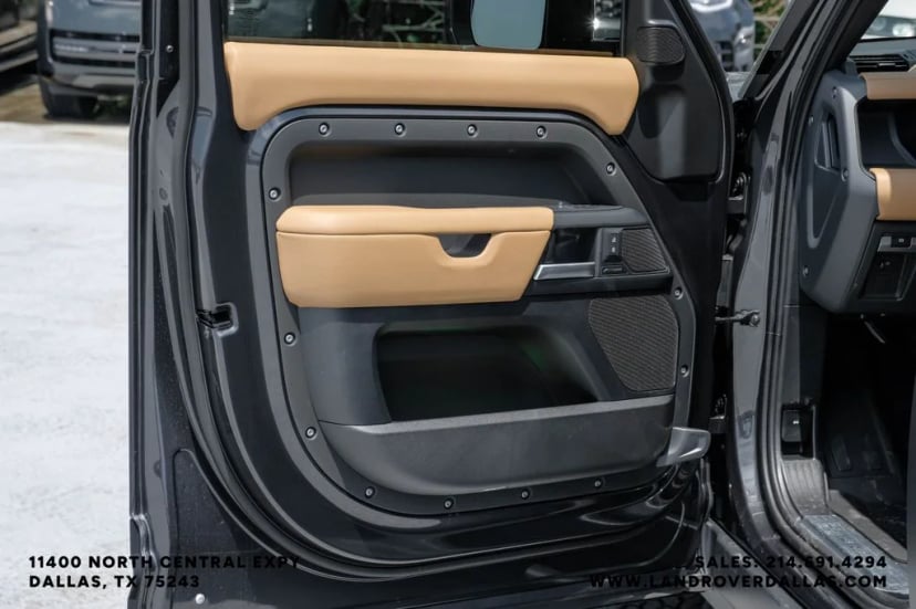 2026 Land Rover Defender 110 - Image 46