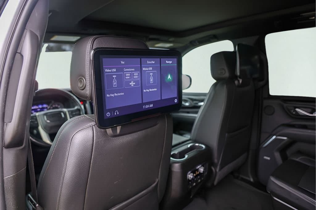 2021 GMC Yukon - Image 30