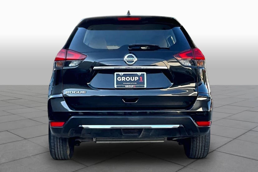 2017 Nissan Rogue - Image 5