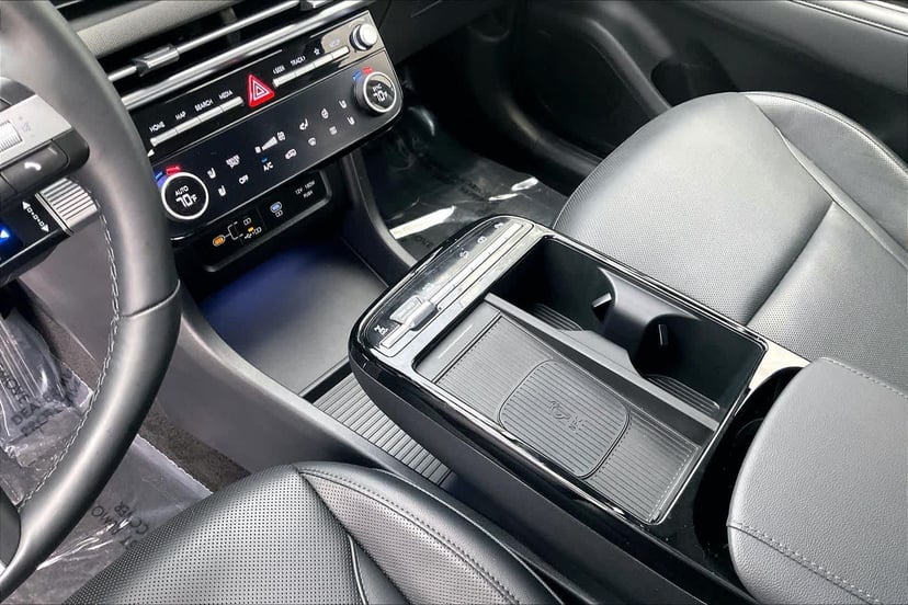 2025 Hyundai Tucson Hybrid - Image 17