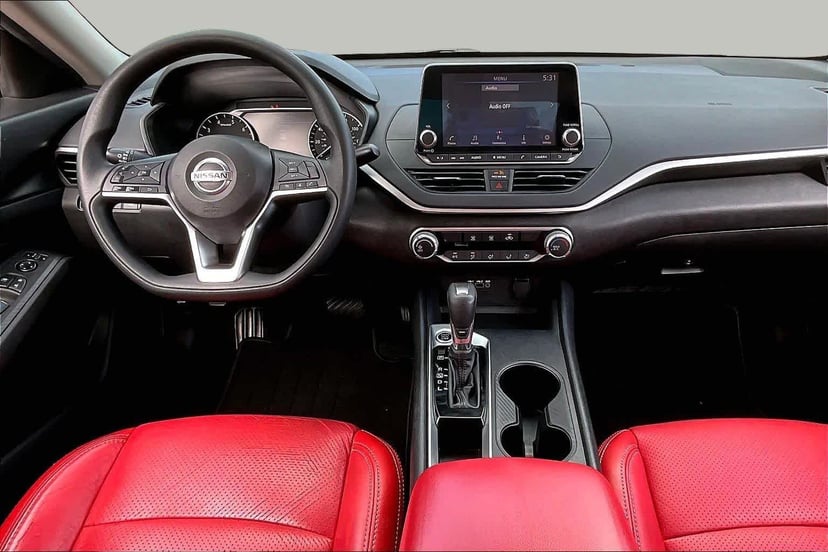 2020 Nissan Altima - Image 16