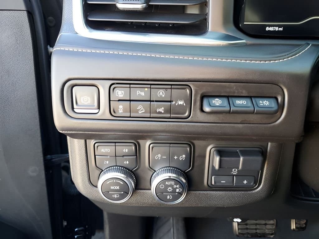 2023 GMC Yukon - Image 34