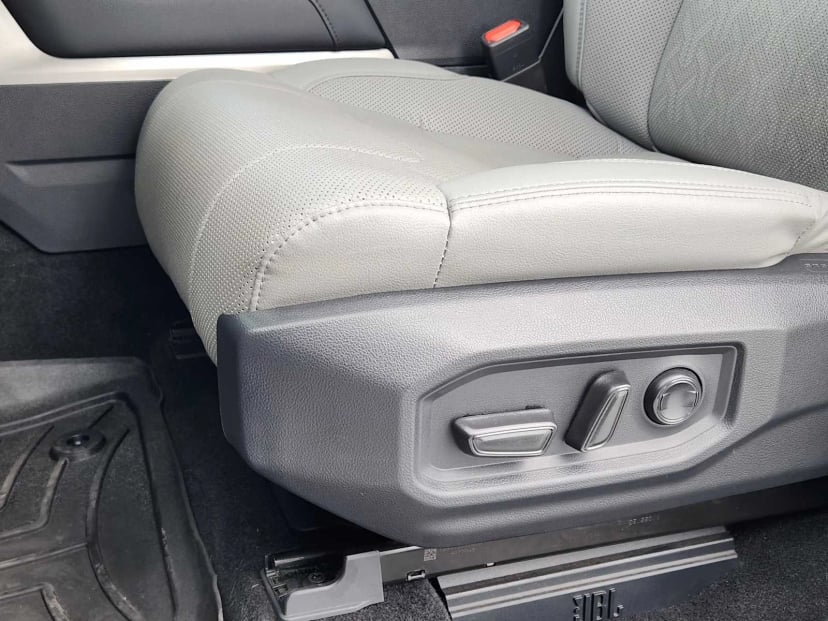 2023 Toyota Tundra - Image 24
