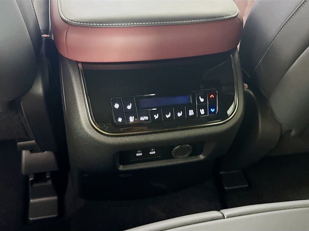 2026 INFINITI QX80 - Image 31