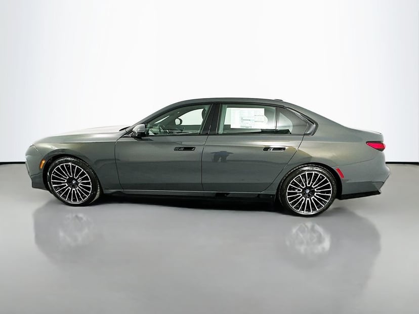 2026 BMW i7 - Image 8