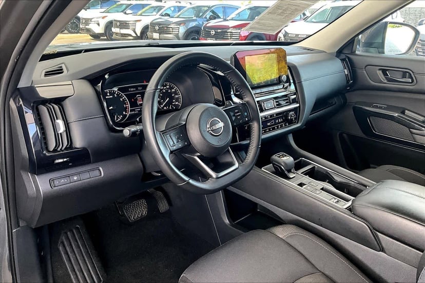 2024 Nissan Pathfinder - Image 17