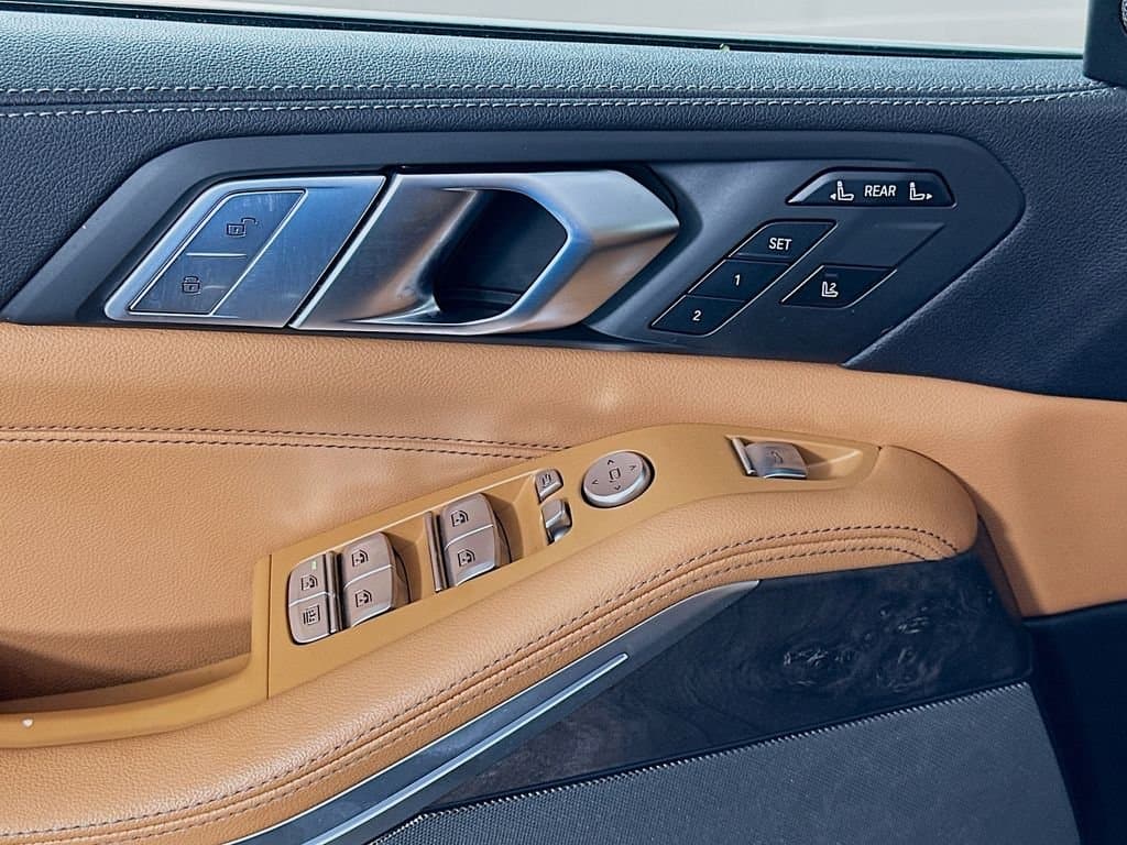 2021 BMW X7 - Image 18