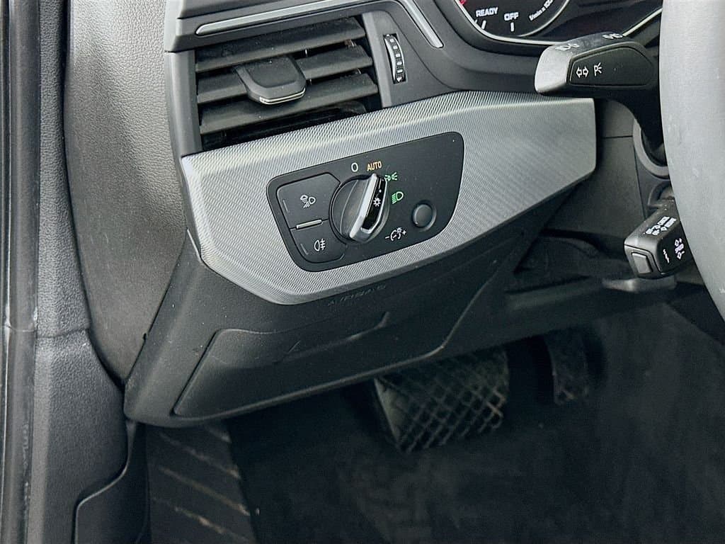 2017 Audi A4 - Image 10