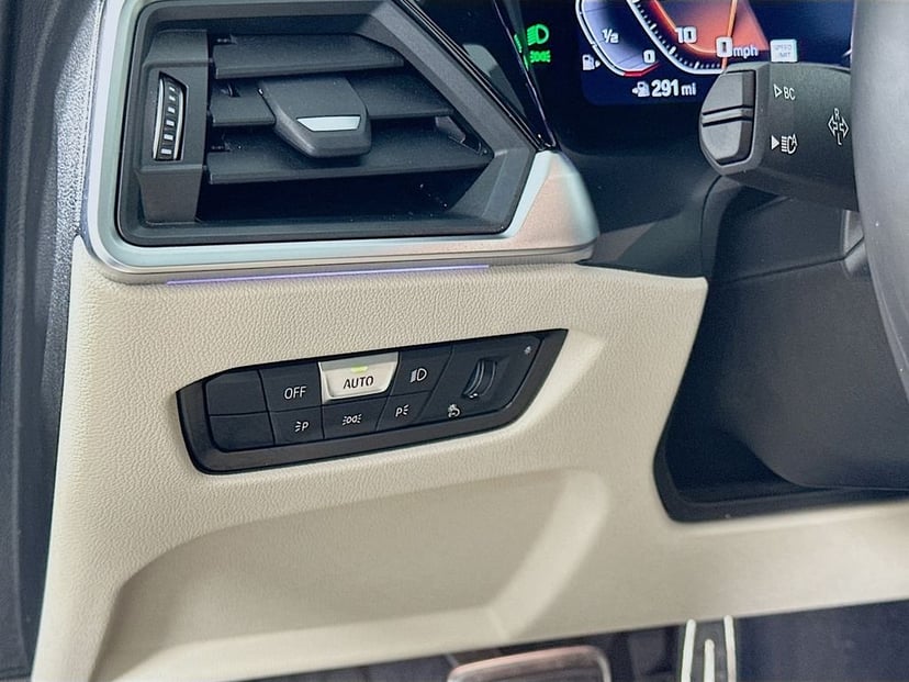 2023 BMW 4 Series - Image 10