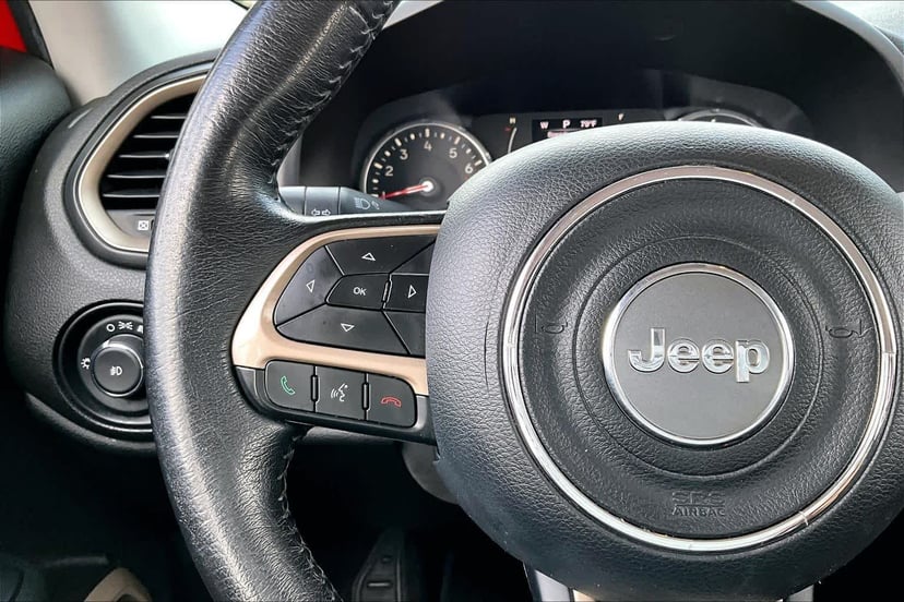 2016 Jeep Renegade - Image 24