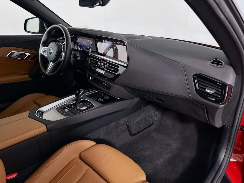 2023 BMW Z4 - Image 26