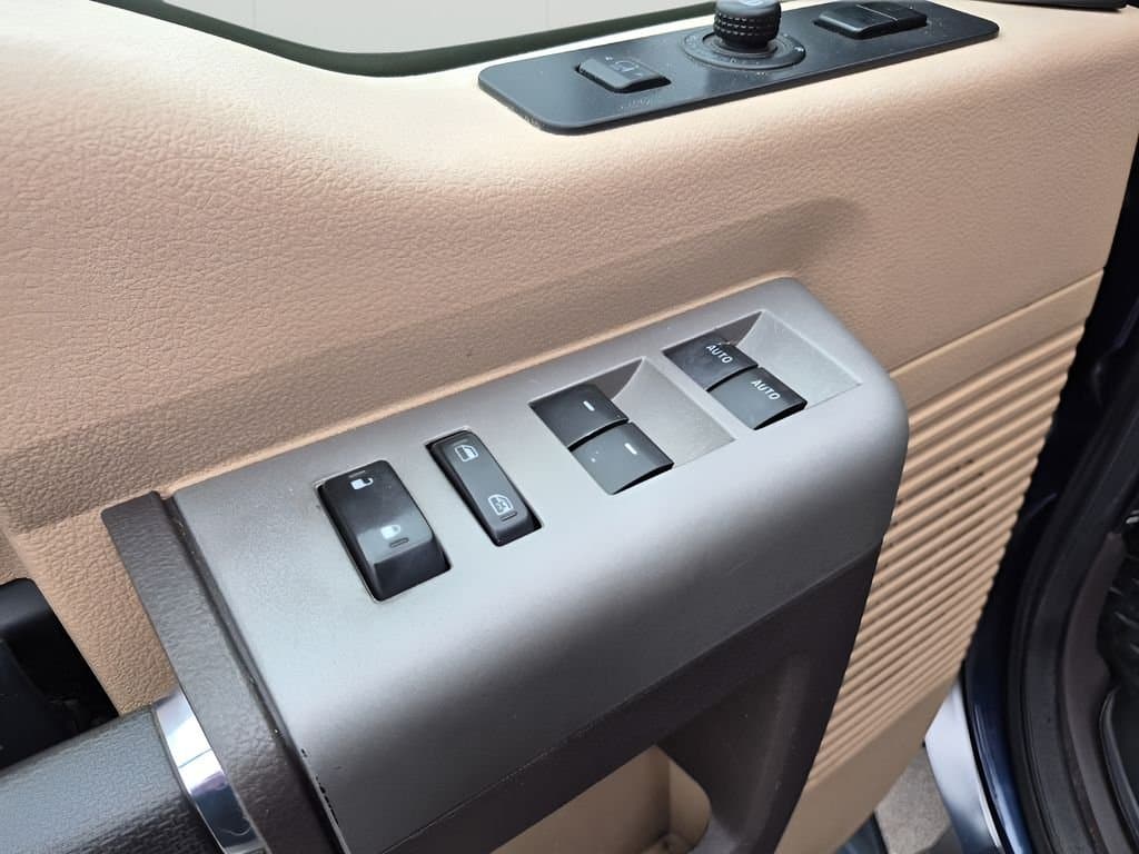 2015 Ford F-250SD - Image 28