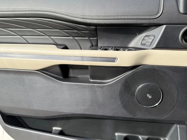 2019 Ford Expedition - Image 21
