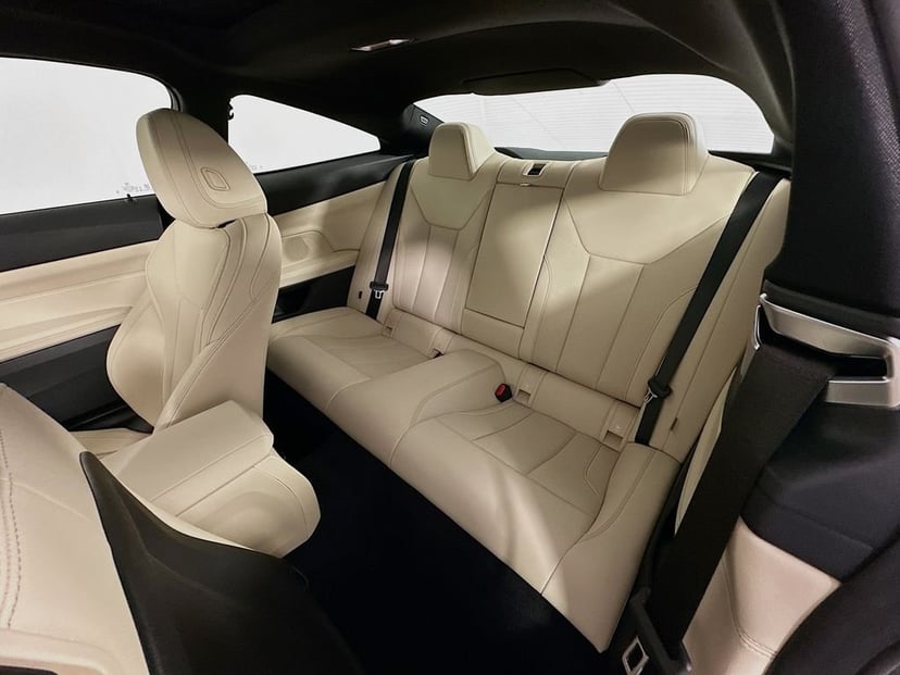 2025 BMW 4 Series - Image 25