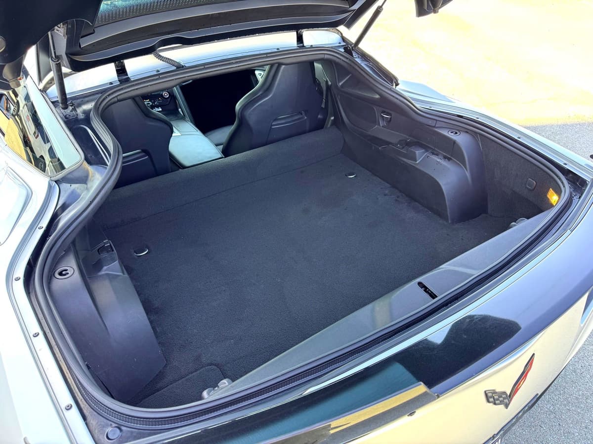 2019 Chevrolet Corvette - Image 11