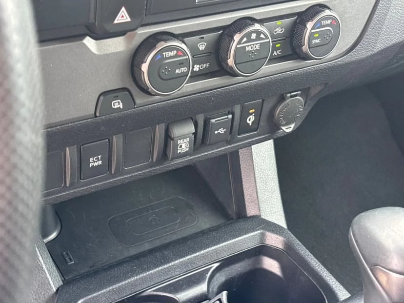 2022 Toyota Tacoma - Image 17