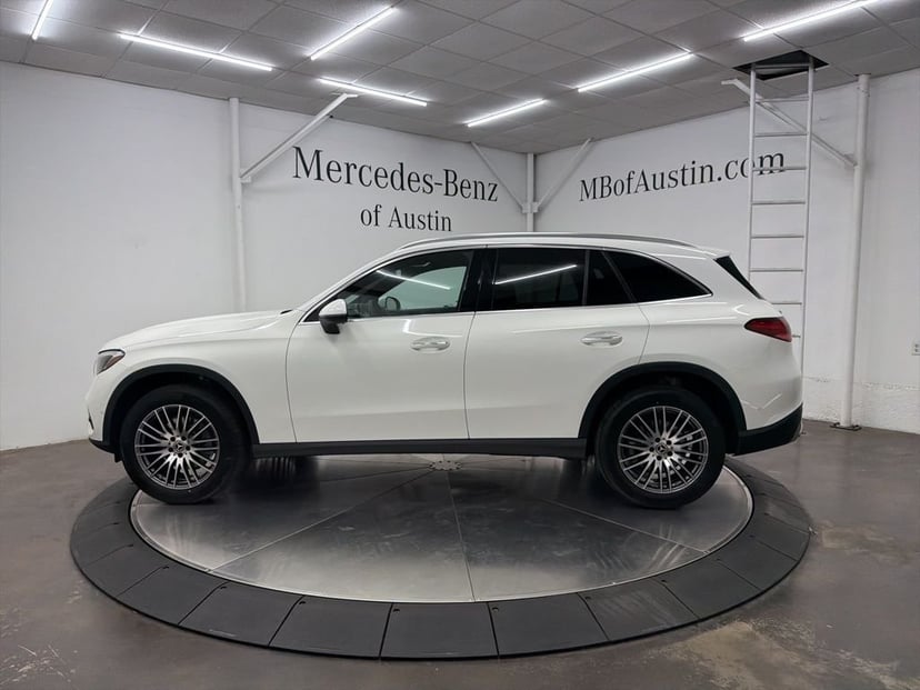 2026 Mercedes-Benz GLC - Image 4