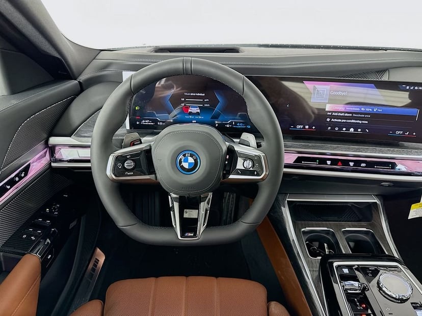 2025 BMW 7 Series - Image 18