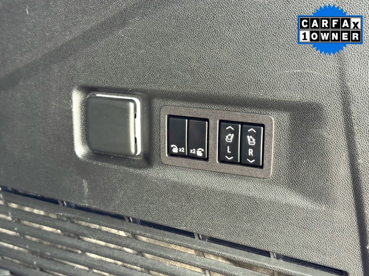 2024 GMC Yukon - Image 9