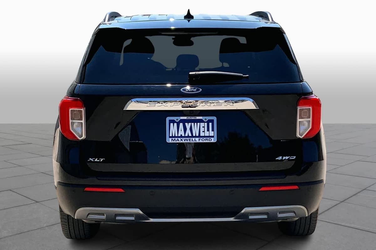 2023 Ford Explorer - Image 5