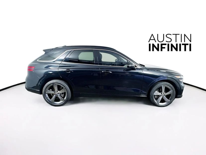 2022 Genesis GV70 - Image 8