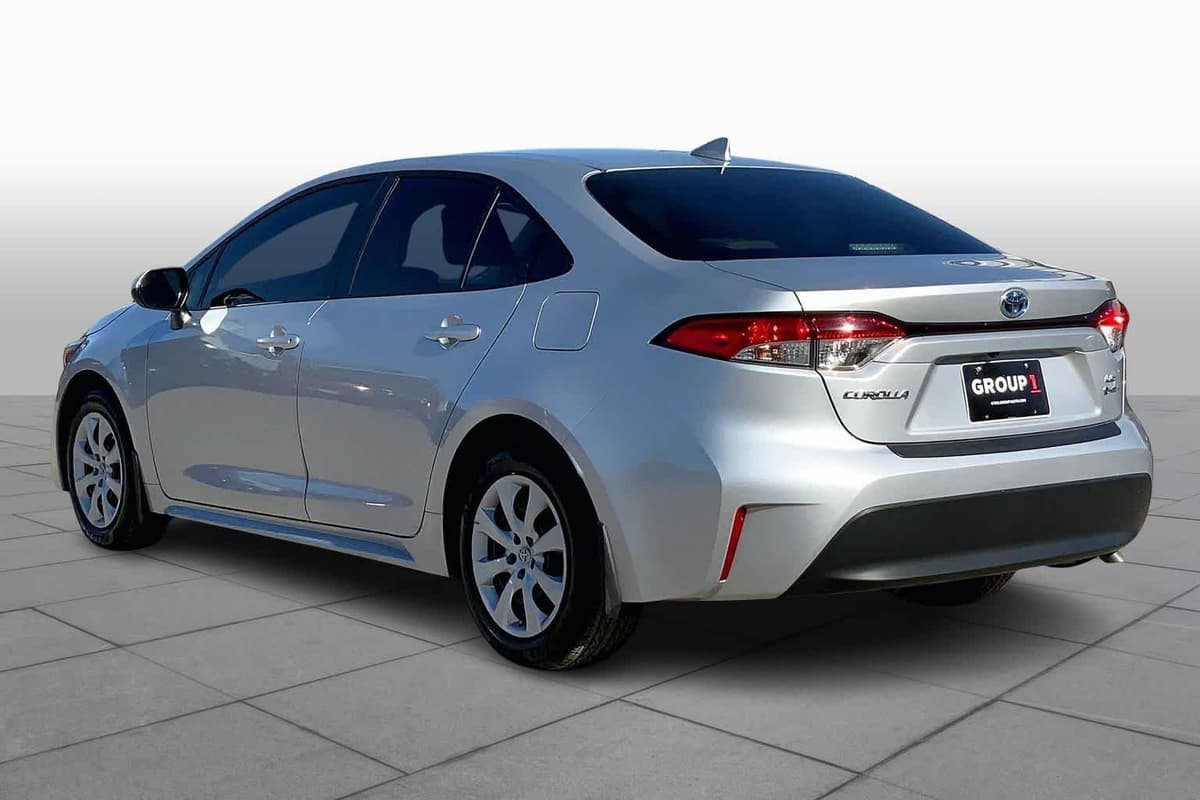 2025 Toyota Corolla - Image 11