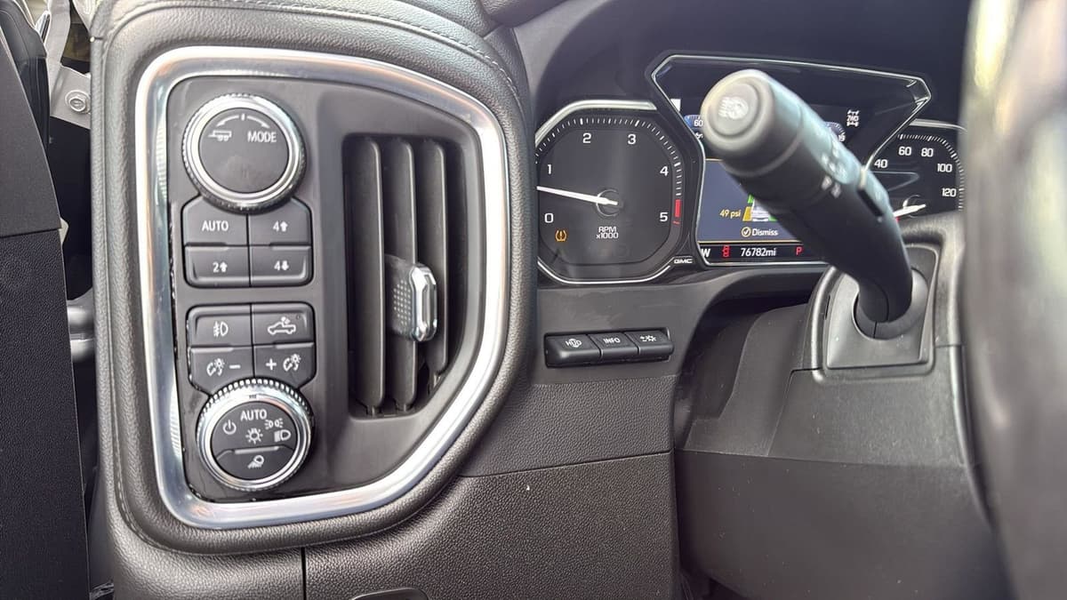 2022 GMC Sierra 2500HD - Image 18