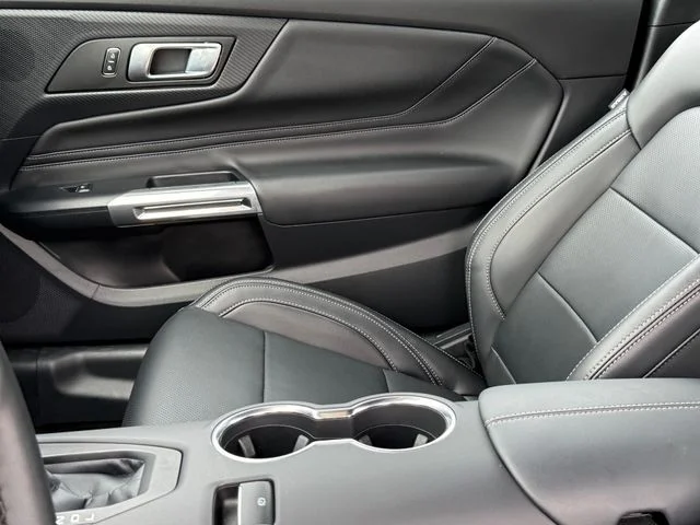 2026 Ford Mustang - Image 13