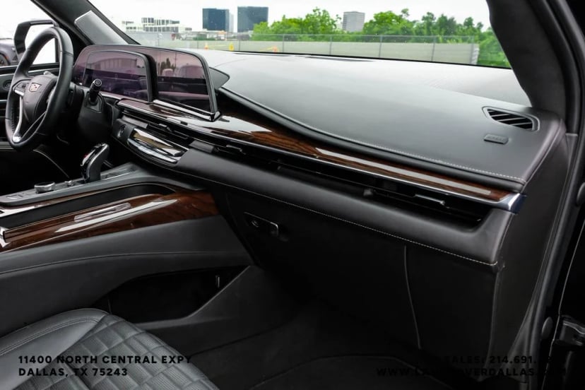 2021 Cadillac Escalade - Image 14