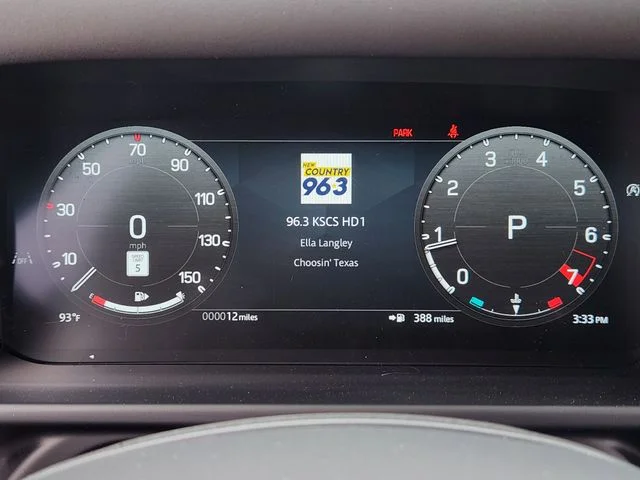 2026 Land Rover Defender 110 - Image 11