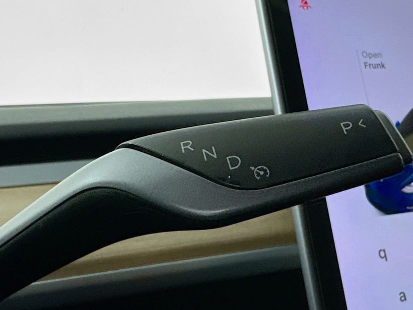 2018 Tesla Model 3 - Image 21