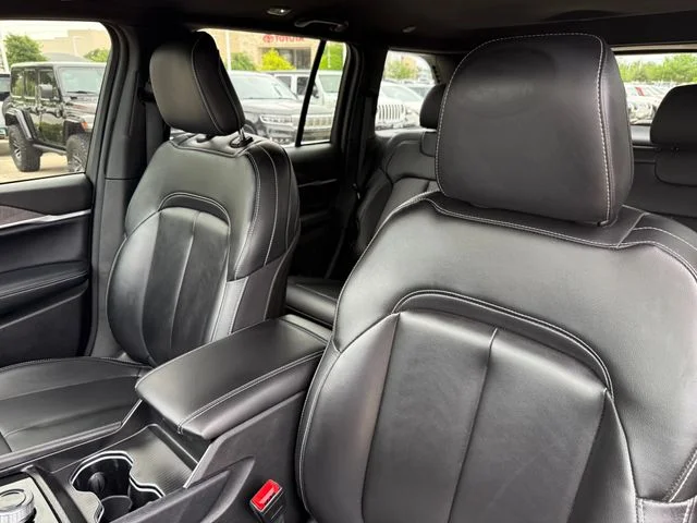 2024 Jeep Grand Cherokee - Image 14