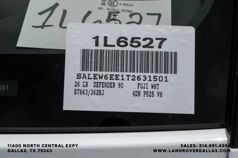 2026 Land Rover Defender 90 - Image 38