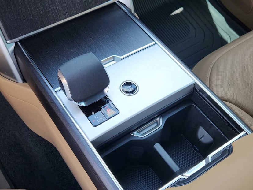 2026 LAND ROVER Range Rover - Image 19
