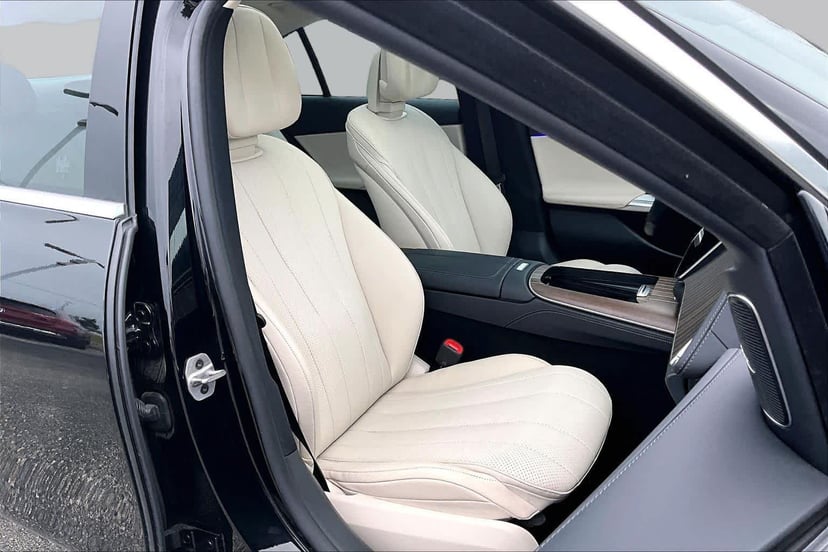 2025 Mercedes-Benz E 350 - Image 9