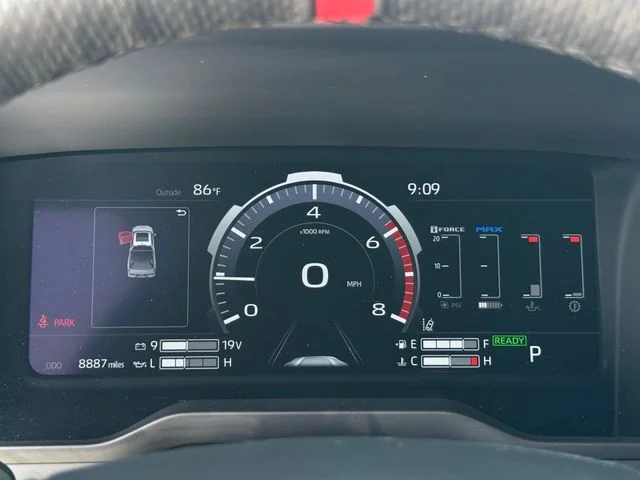 2025 Toyota Tundra Hybrid - Image 17