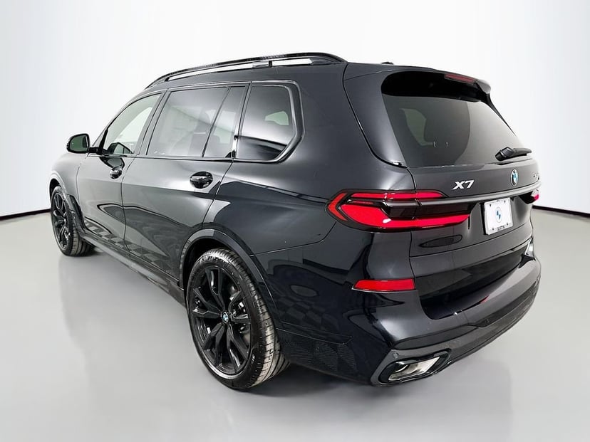 2026 BMW X7 - Image 7
