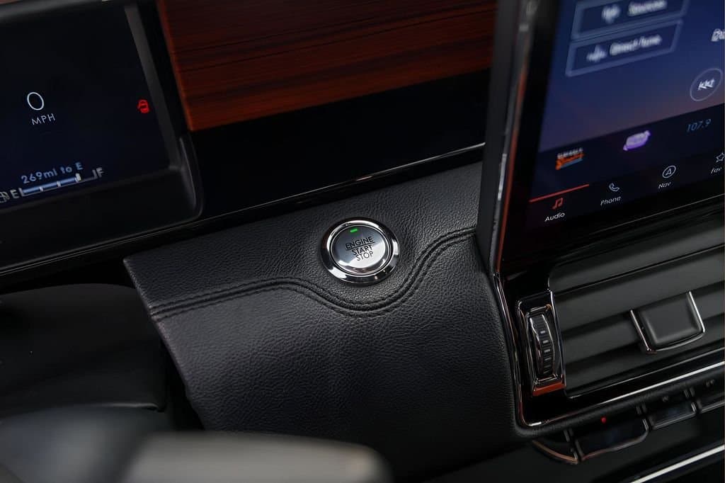 2024 Lincoln Navigator - Image 17