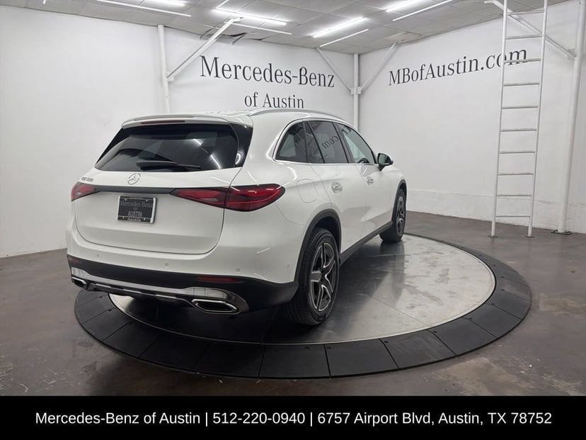 2026 Mercedes-Benz GLC - Image 8