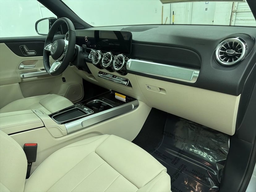 2026 Mercedes-Benz GLB - Image 63