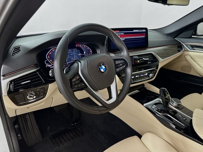 2023 BMW 5 Series - Image 9