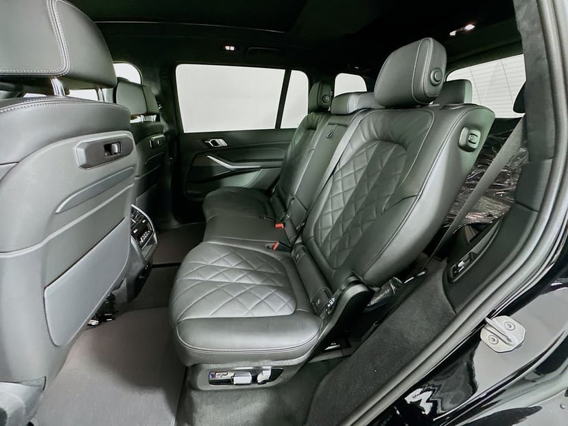 2026 BMW X7 - Image 17