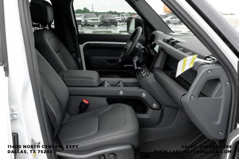 2026 Land Rover Defender 110 - Image 37