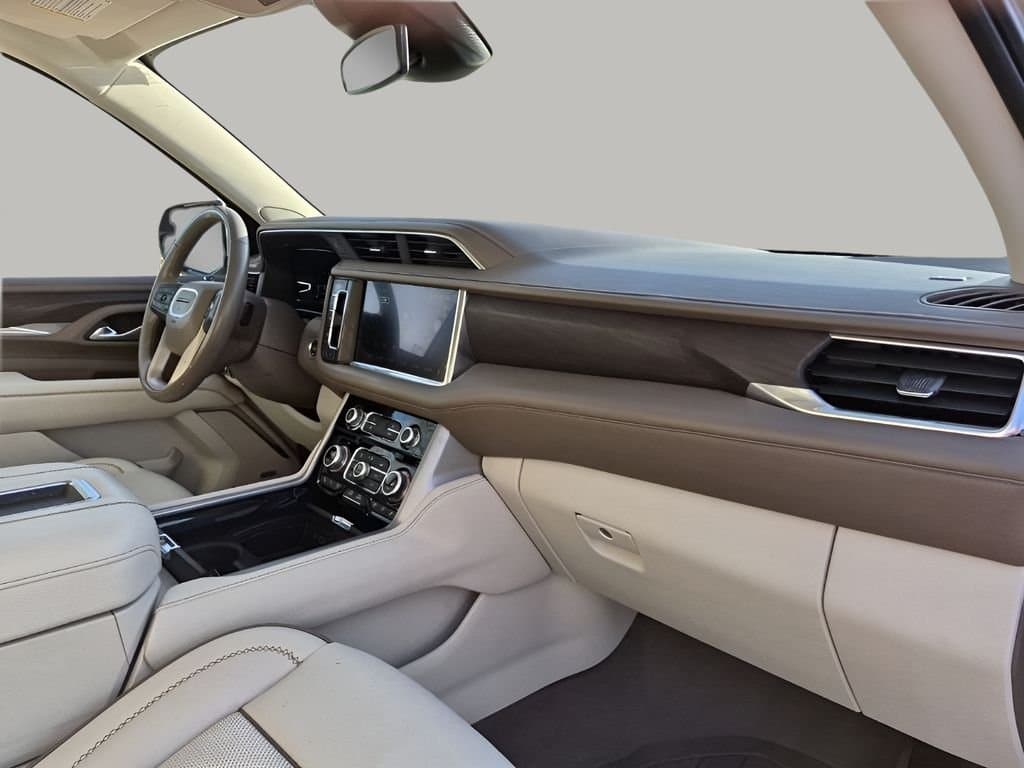 2023 GMC Yukon XL - Image 14