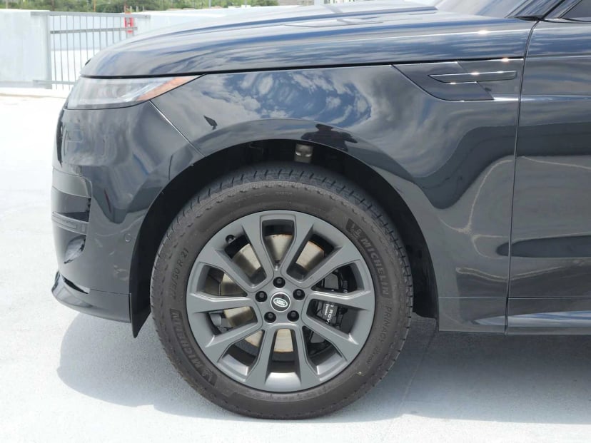 2024 Land Rover Range Rover Sport - Image 9