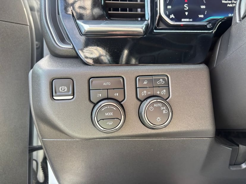2025 Chevrolet Silverado 1500 - Image 20