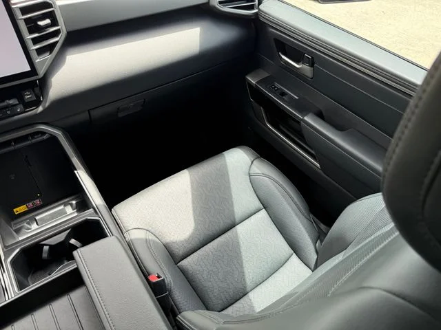 2025 Toyota Tundra - Image 27