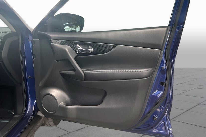 2017 Nissan Rogue - Image 23