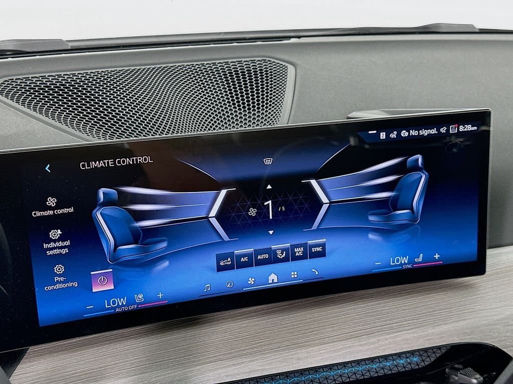 2025 BMW 4 Series - Image 14